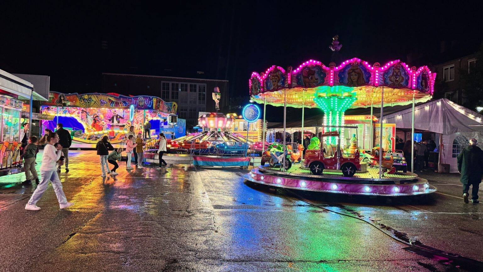 Kermis in Amstenrade: Een Succesvolle Start van het Dorpsfeest